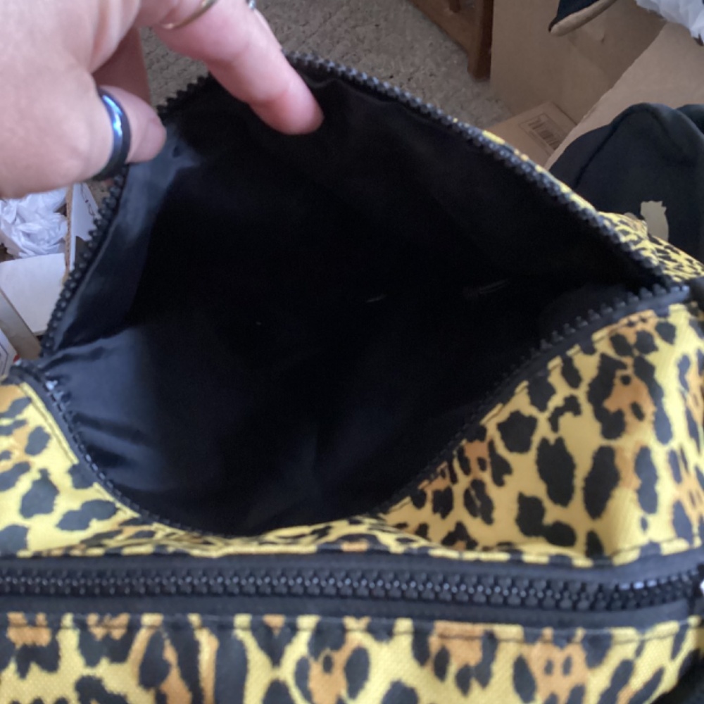 Cheetah backpack - Picture 2 of 6